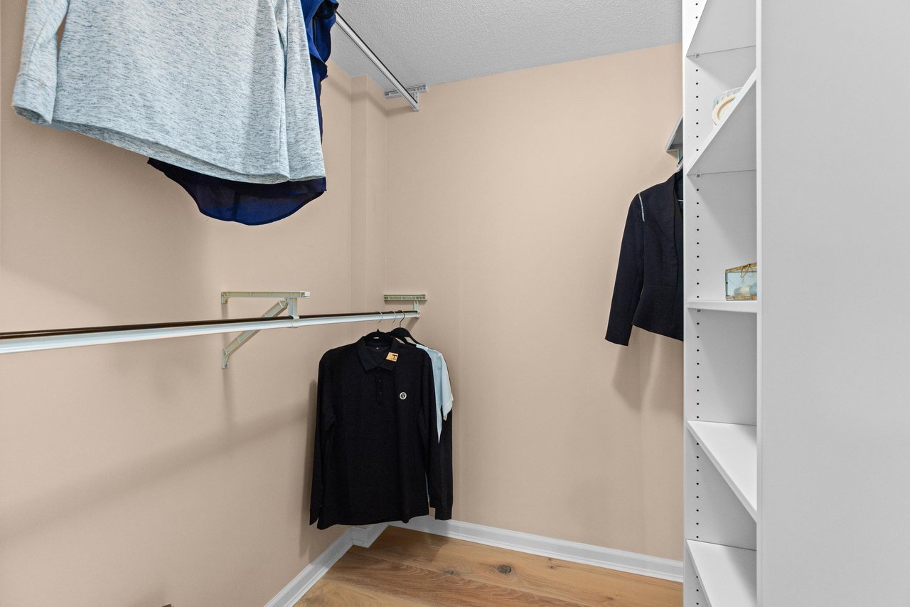 1601-1228 Marinaside Cres