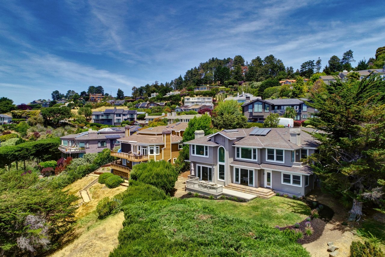 6 Mira Flores Lane