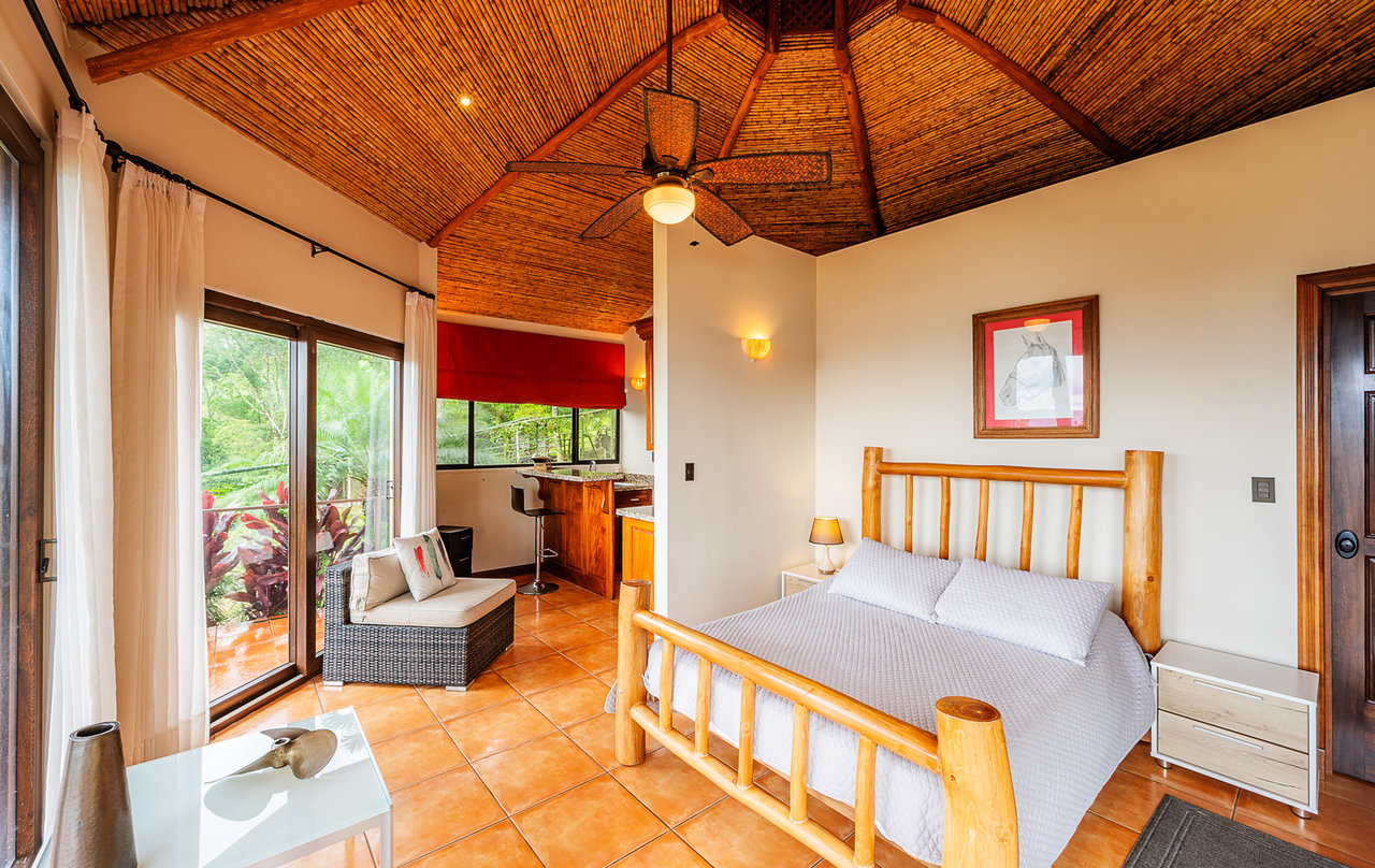Luxury Lakefront Villa, Lake Arenal, Alajuela