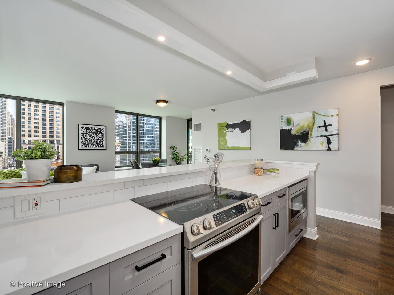 400 N Lasalle St, #2702