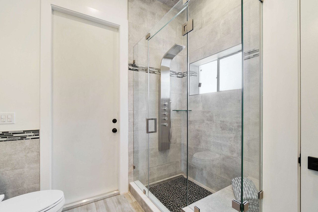 5460 Ascot Bend