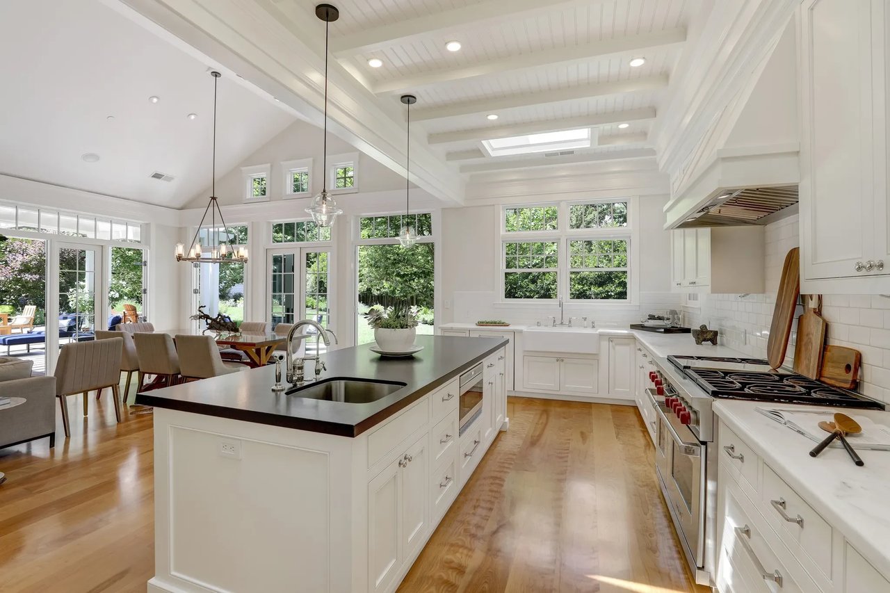 10 Ames Avenue