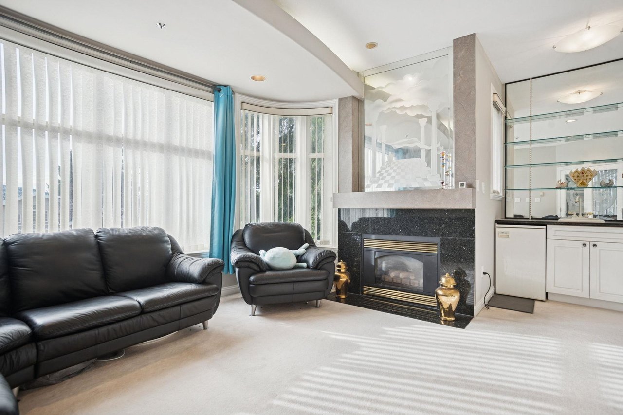 2085 Qualicum Dr