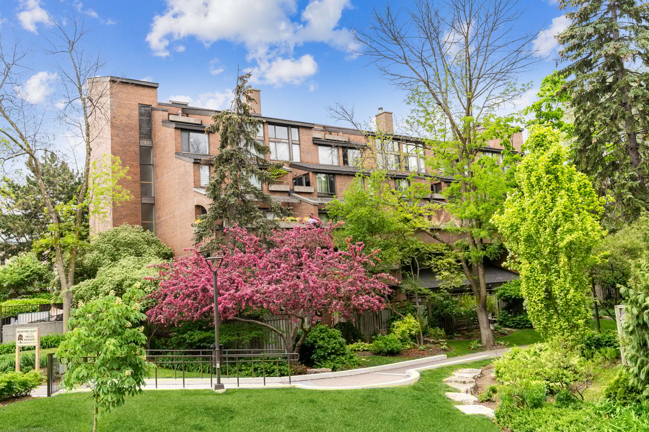 Award Winning Bedford Glen Suite 506