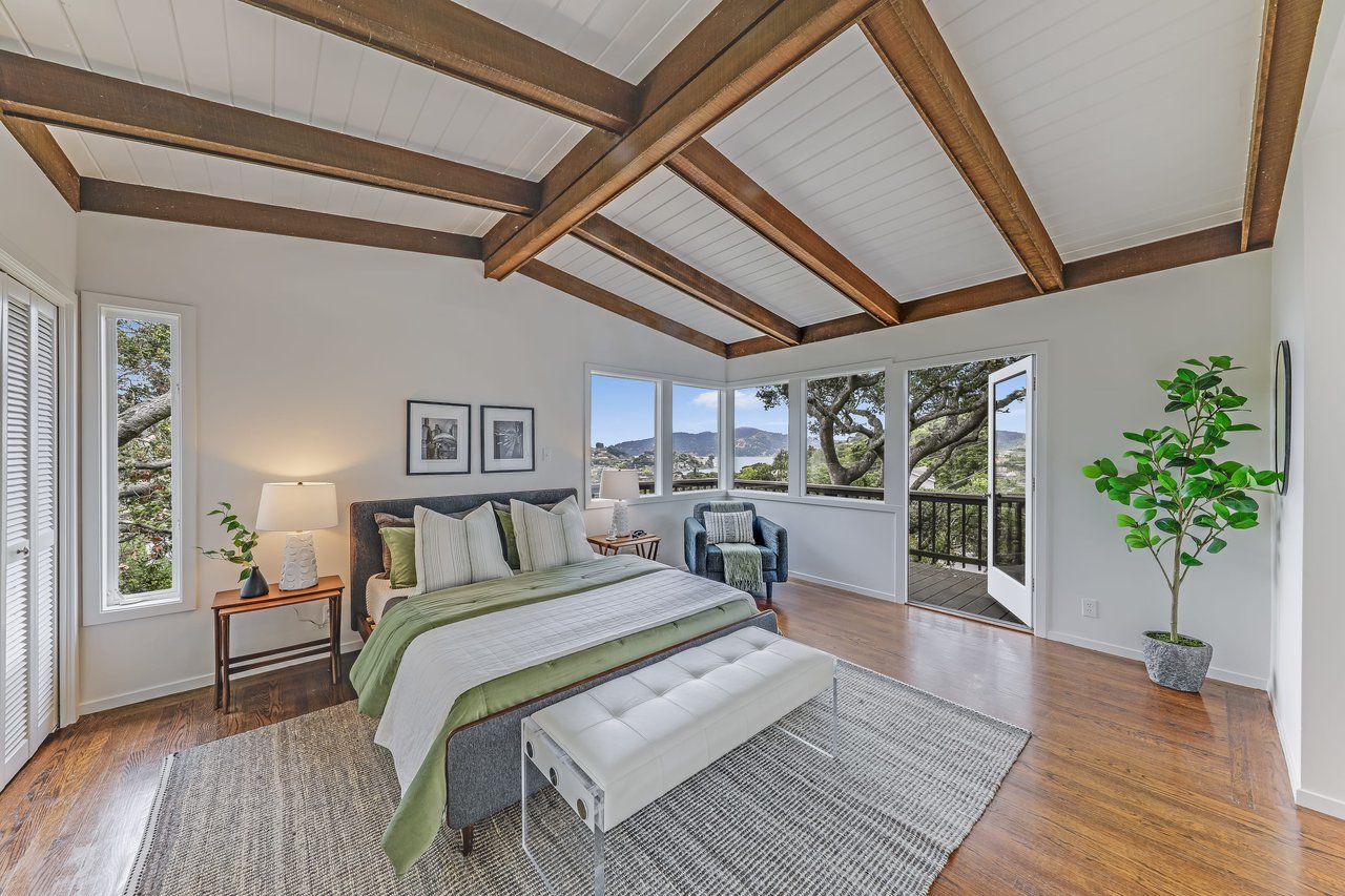 Rare Opportunity on Belvedere Island