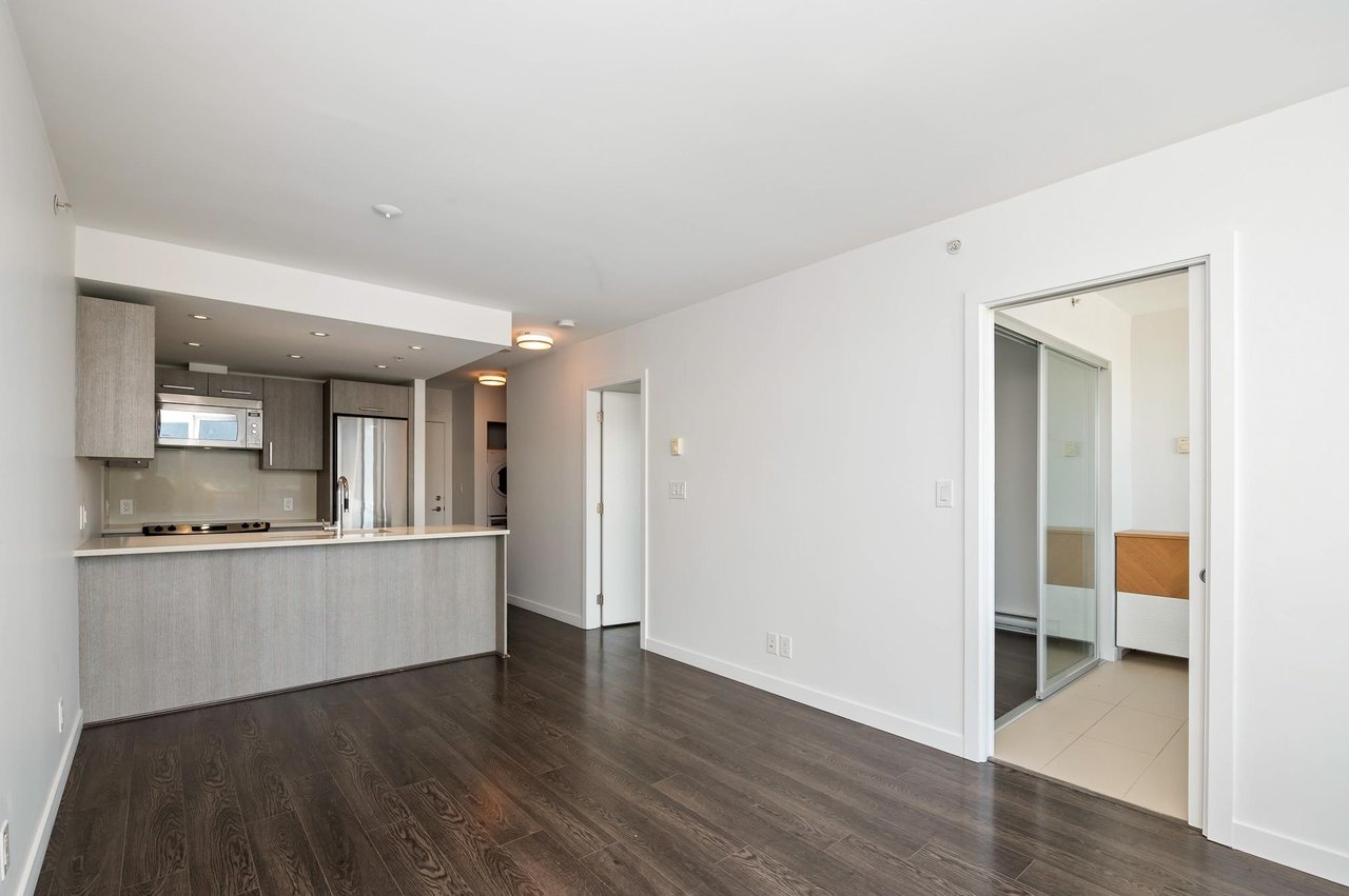 356-955 E Hastings St