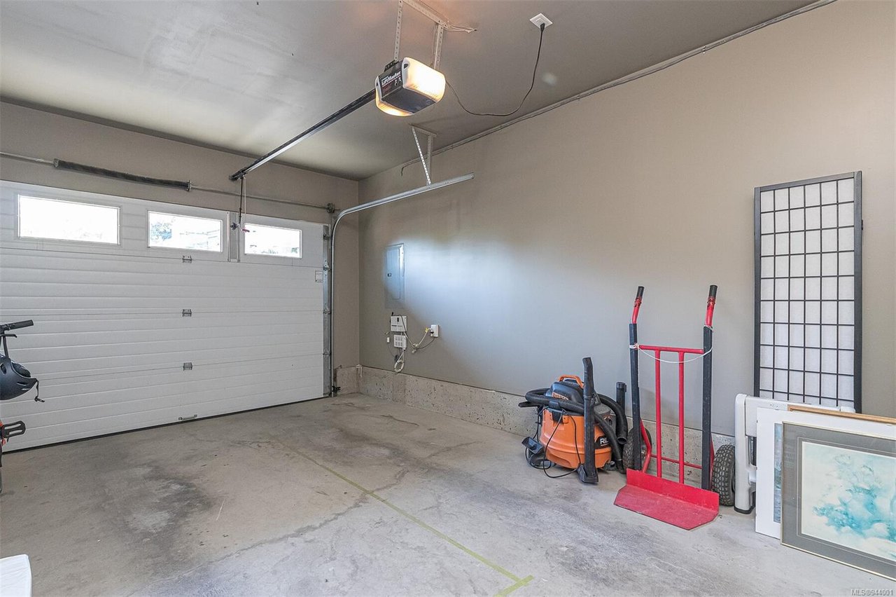 577 Kingsview Ridge
