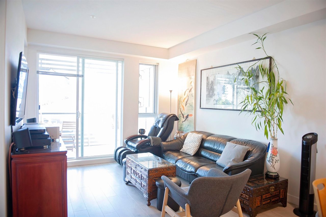 306-6677 Cambie St