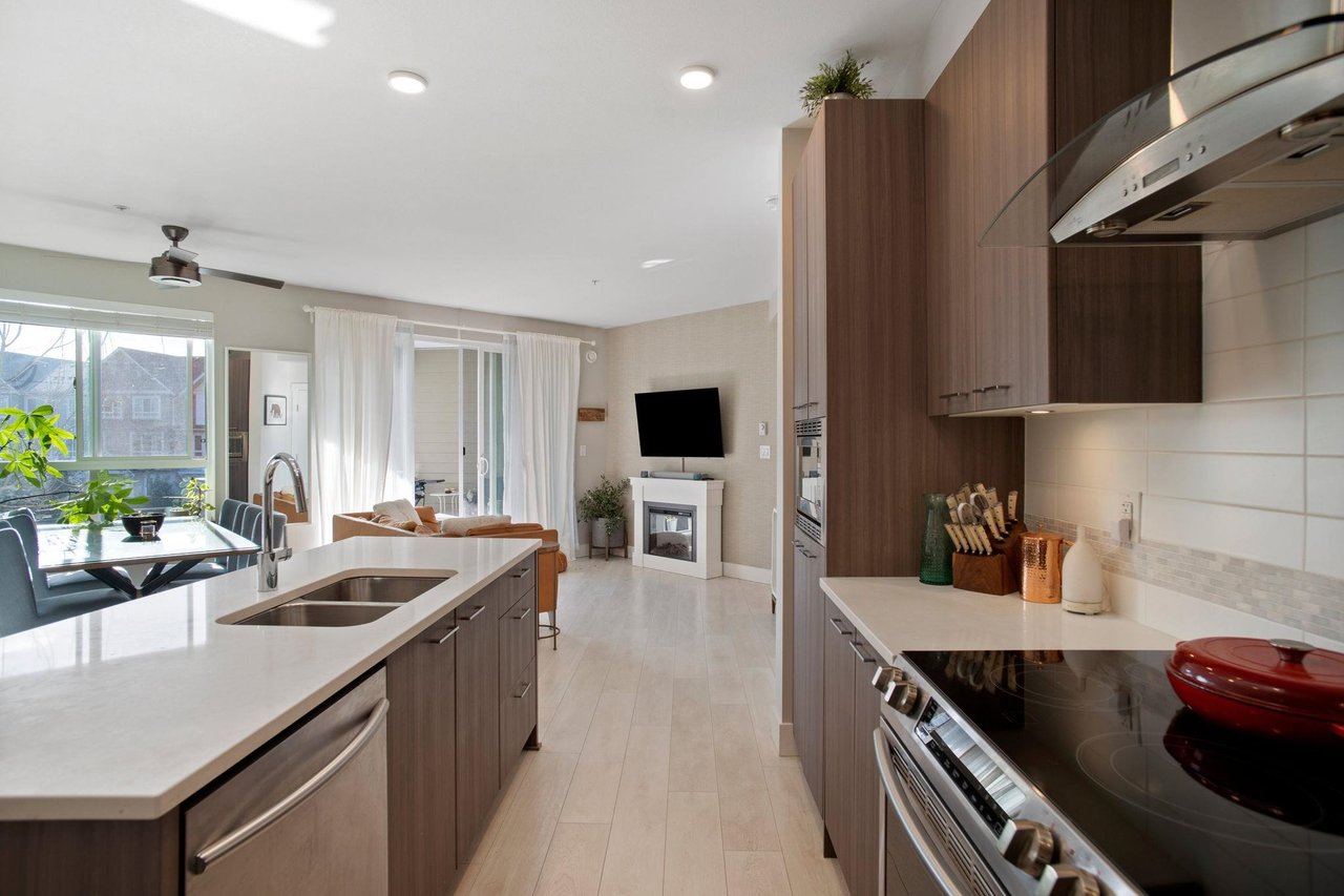 207-4690 Hawk Lane