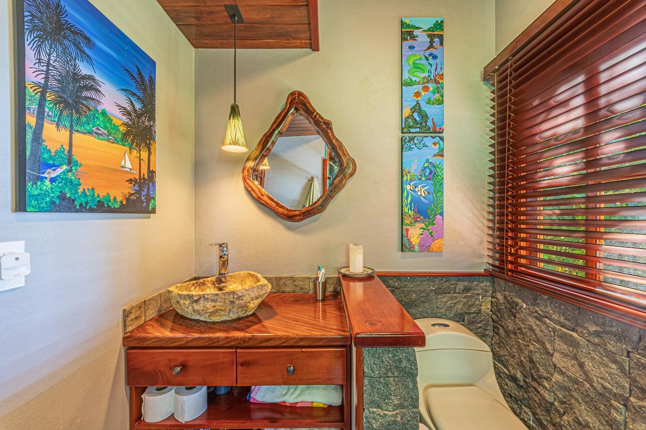 Modern Rainforest Villa Guest House, Dominical, Puntarenas