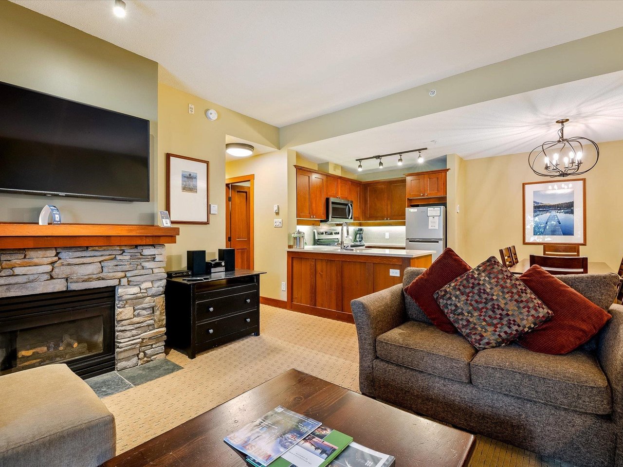 103G2-4653 Blackcomb Wy
