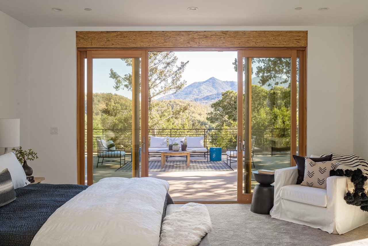 Modern Home with Organic Materials and Crisp Lines- Represented Buyer