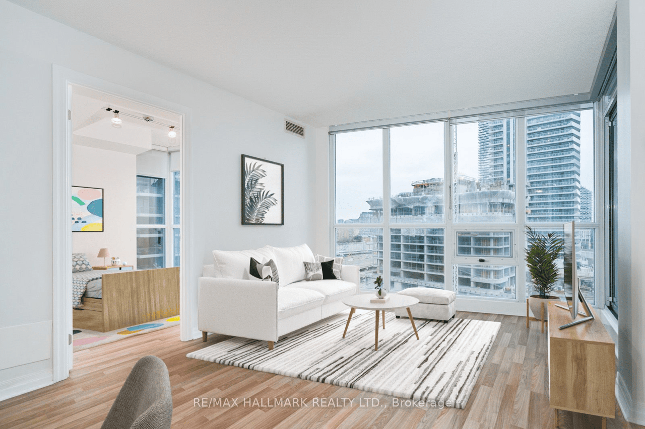 12 Yonge St #1504