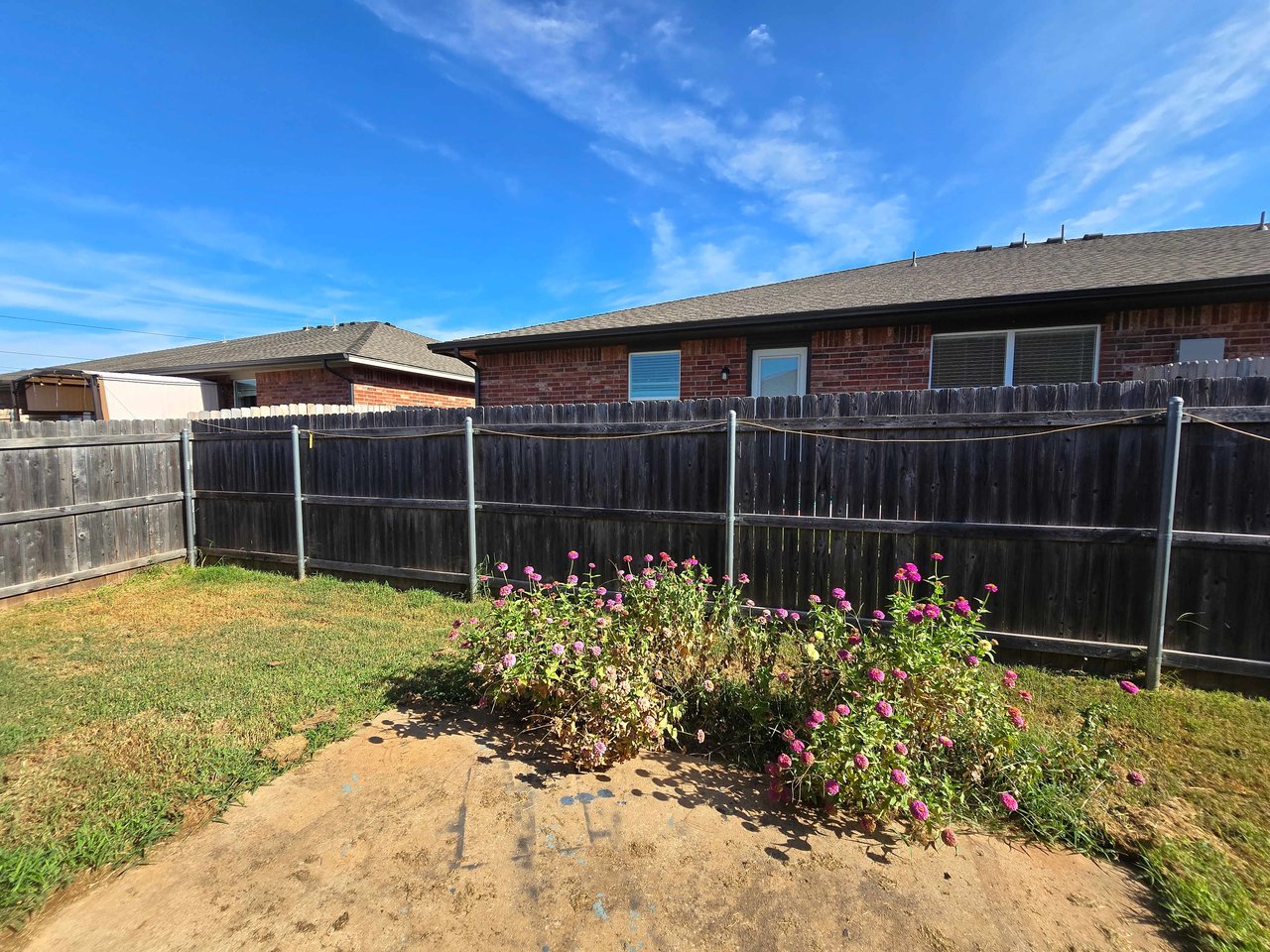 $500 toward first month's rent if leased by October! 1240 Kingston Road