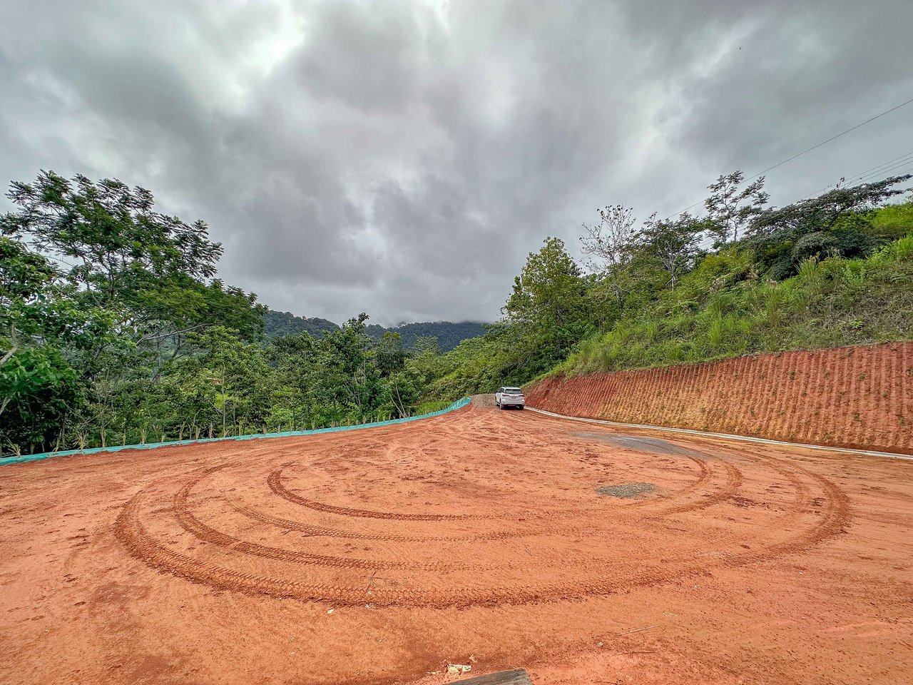5 Acre Lot With A Sweeping Ocean And Sunset View, Ojochal Phase 9. LEGAL WATER!