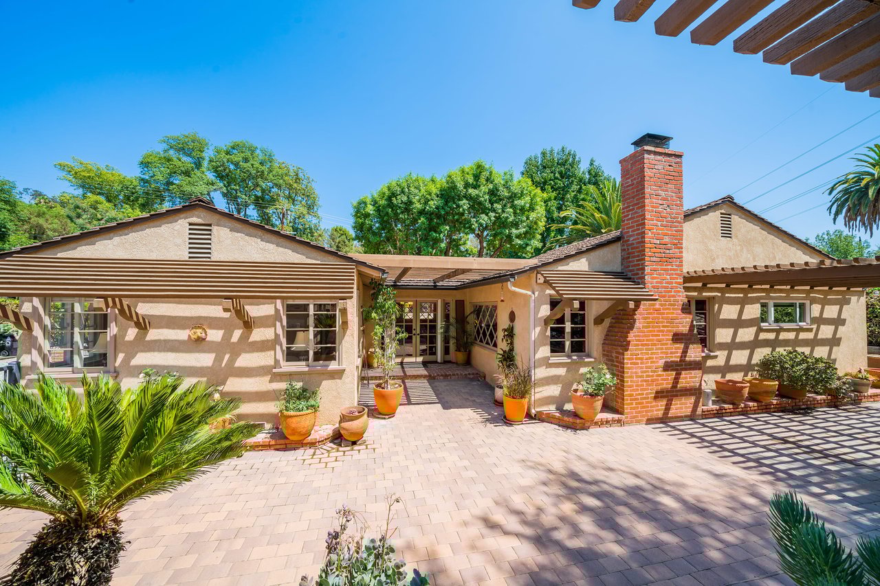 A Lil Bit O' Country in Shadow Hills * SOLD at full price