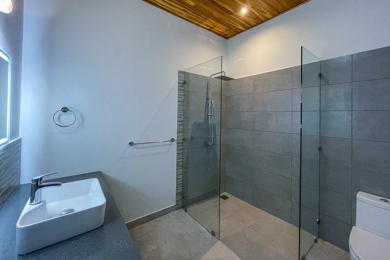 Low-Maintenance 3-Bedroom Villa with Pool & Peaceful Terraza in Villas Vista de la Montaña in Ojochal Costa Rica