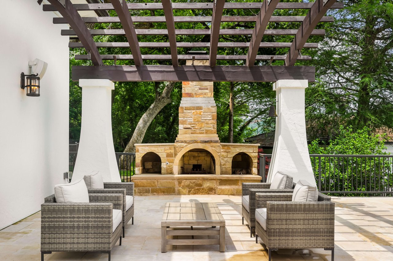 4009 Rivercrest Drive