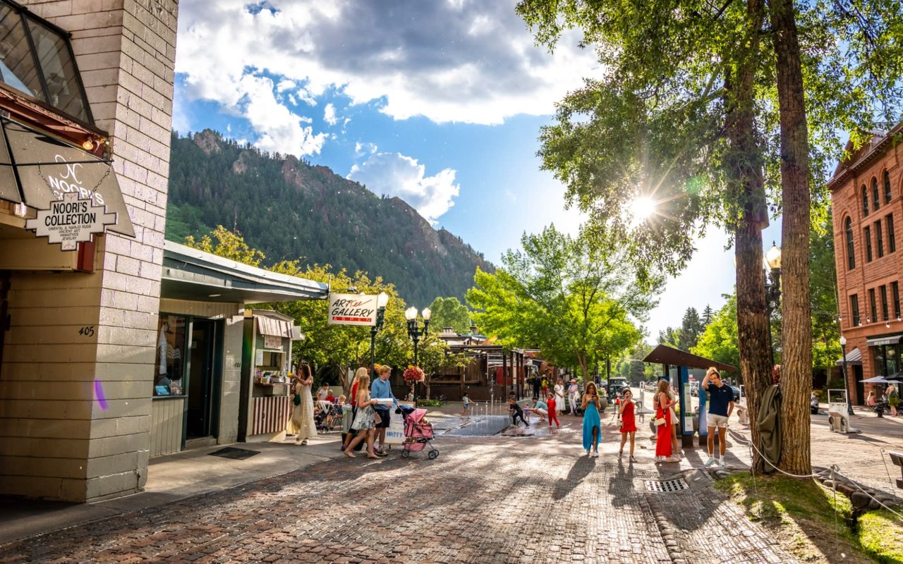 Aspen's Art Walk: A Stroll Through Creative Masterpieces