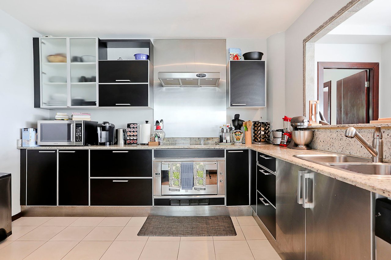 Panoramic View Furnished Condo, Escazu, San Jose