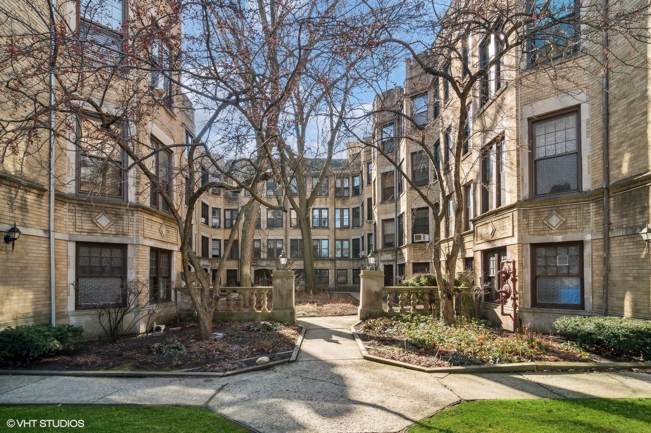 1219 West Lunt Ave., #3A, Chicago, IL. 60626
