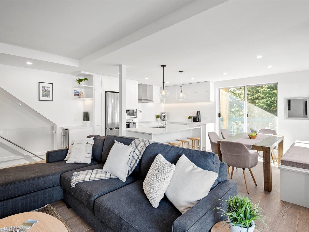 209-4865 Painted Cliff Rd