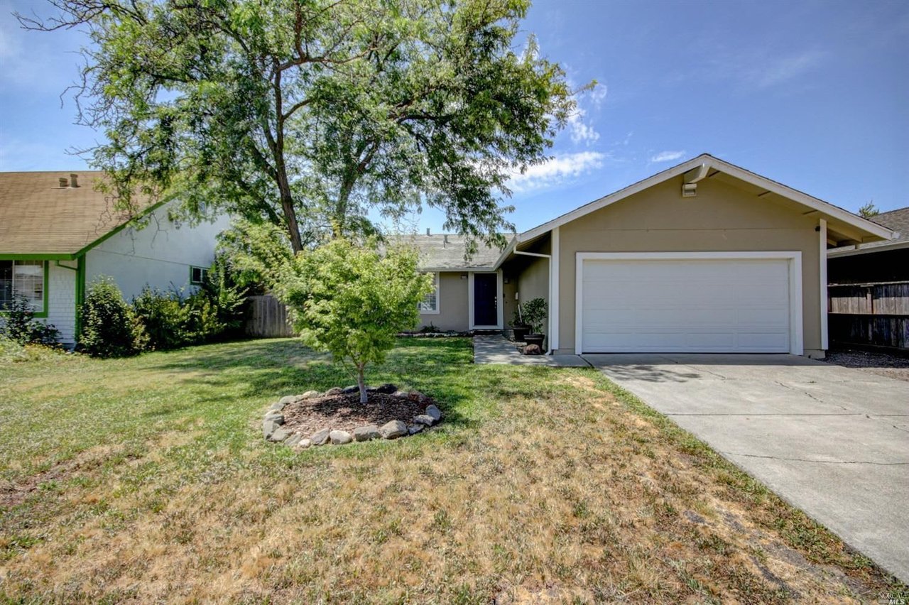 8719 Laurelwood Dr