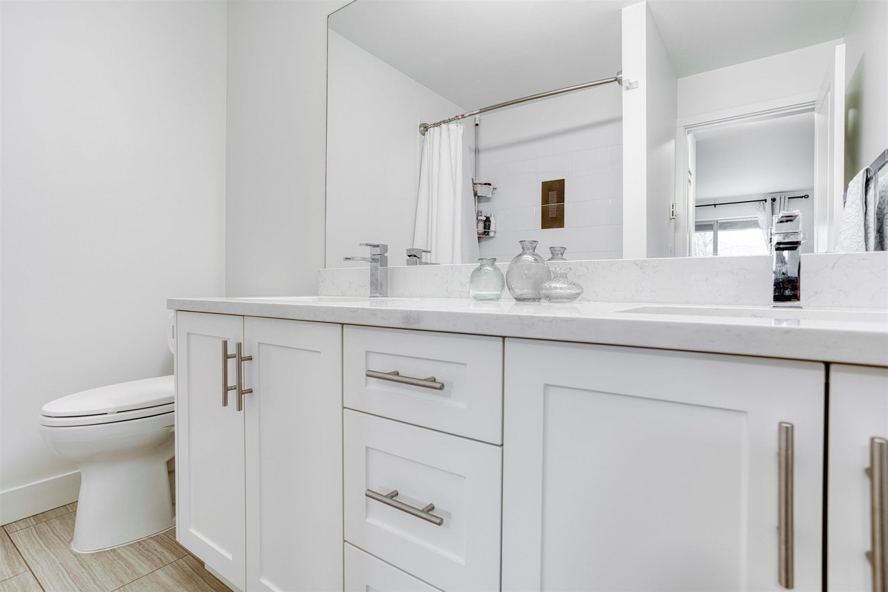 407-200 Klahanie Drive, Port Moody