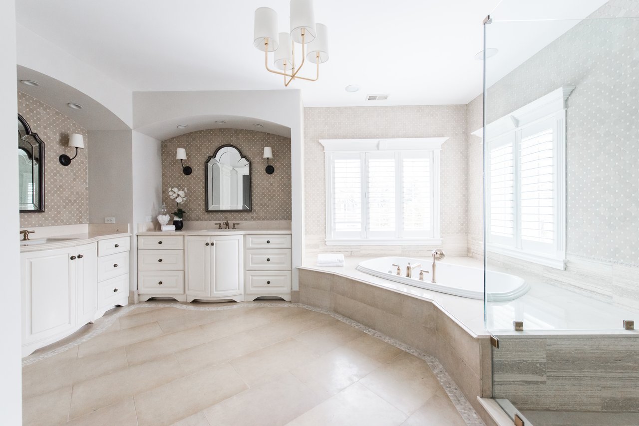 This Sophisticated Home Features A Commanding Presence 