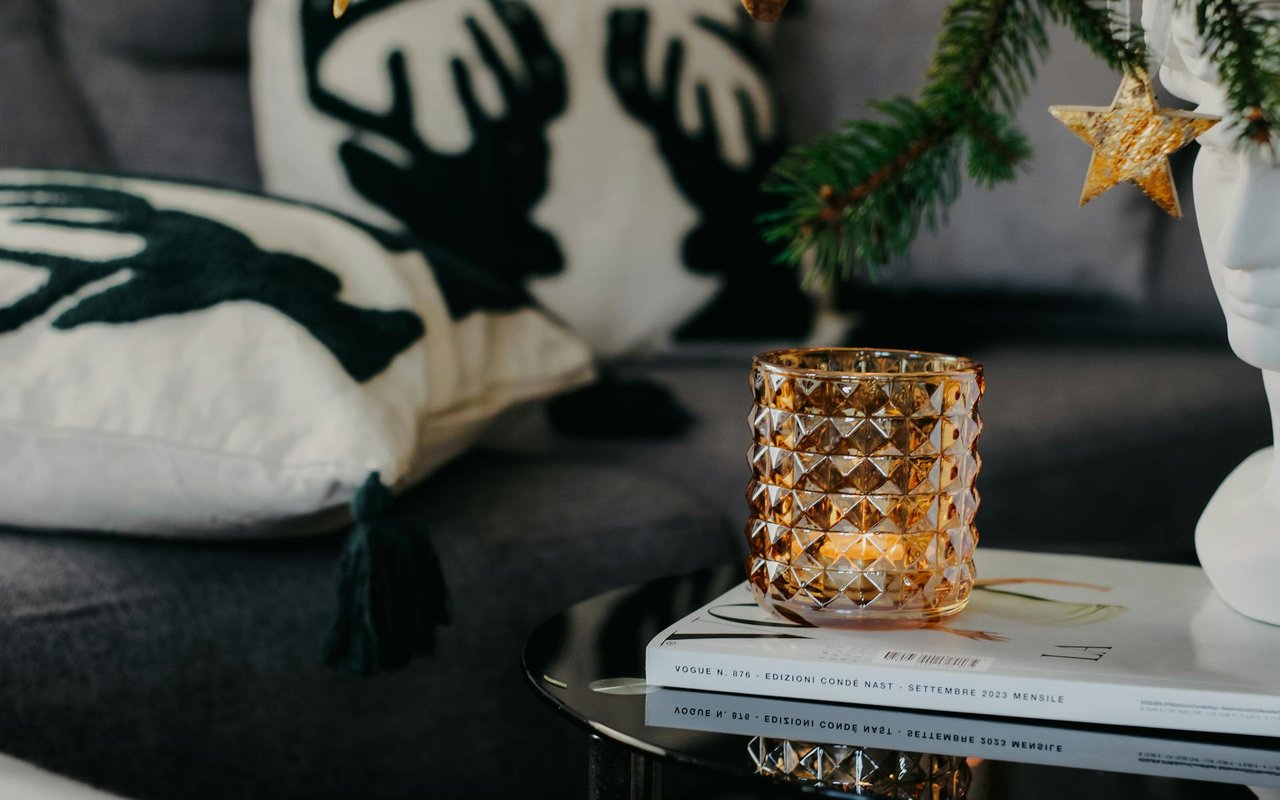 Pros and Cons to Selling During the Holidays