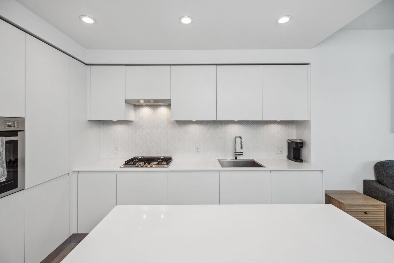 2006-3809 Evergreen Pl