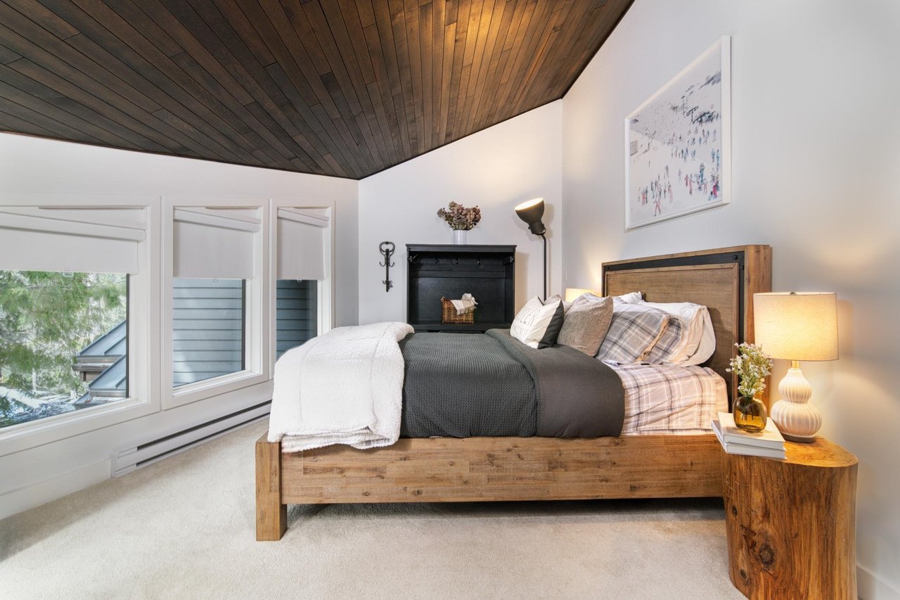 3369 Panorama Ridge