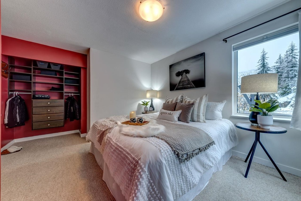 4-2548 Snowridge Cres