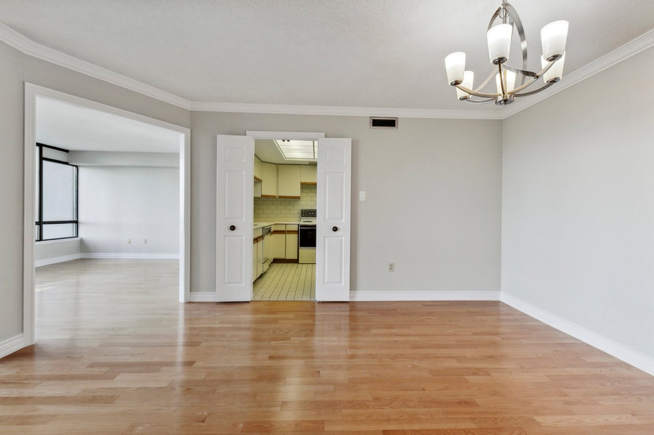 65 Skymark Drive 301