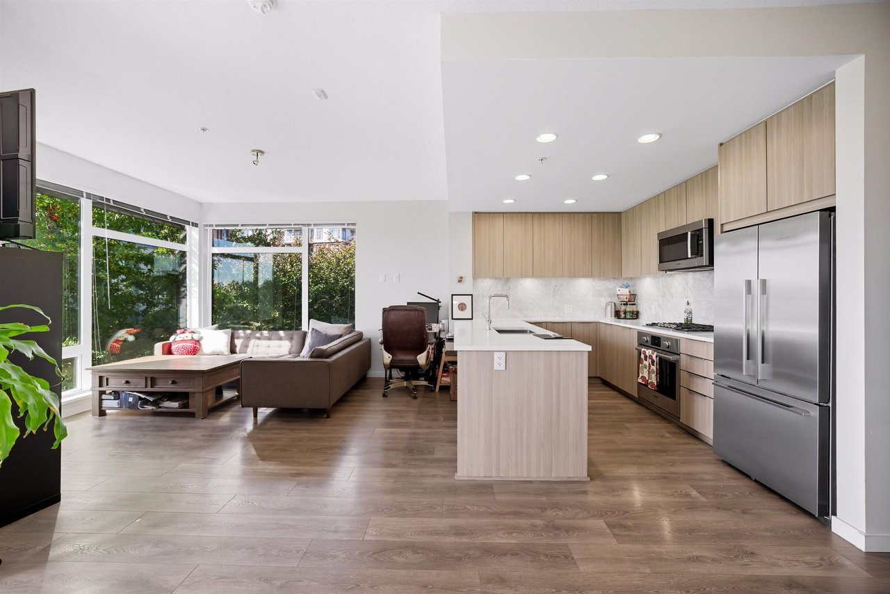 207-3289 Riverwalk Ave