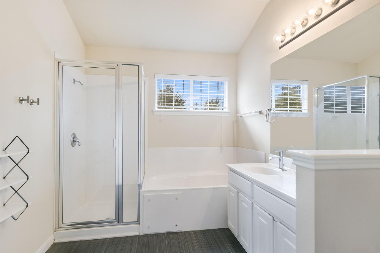 1900 Scofield Ridge Pkwy #701