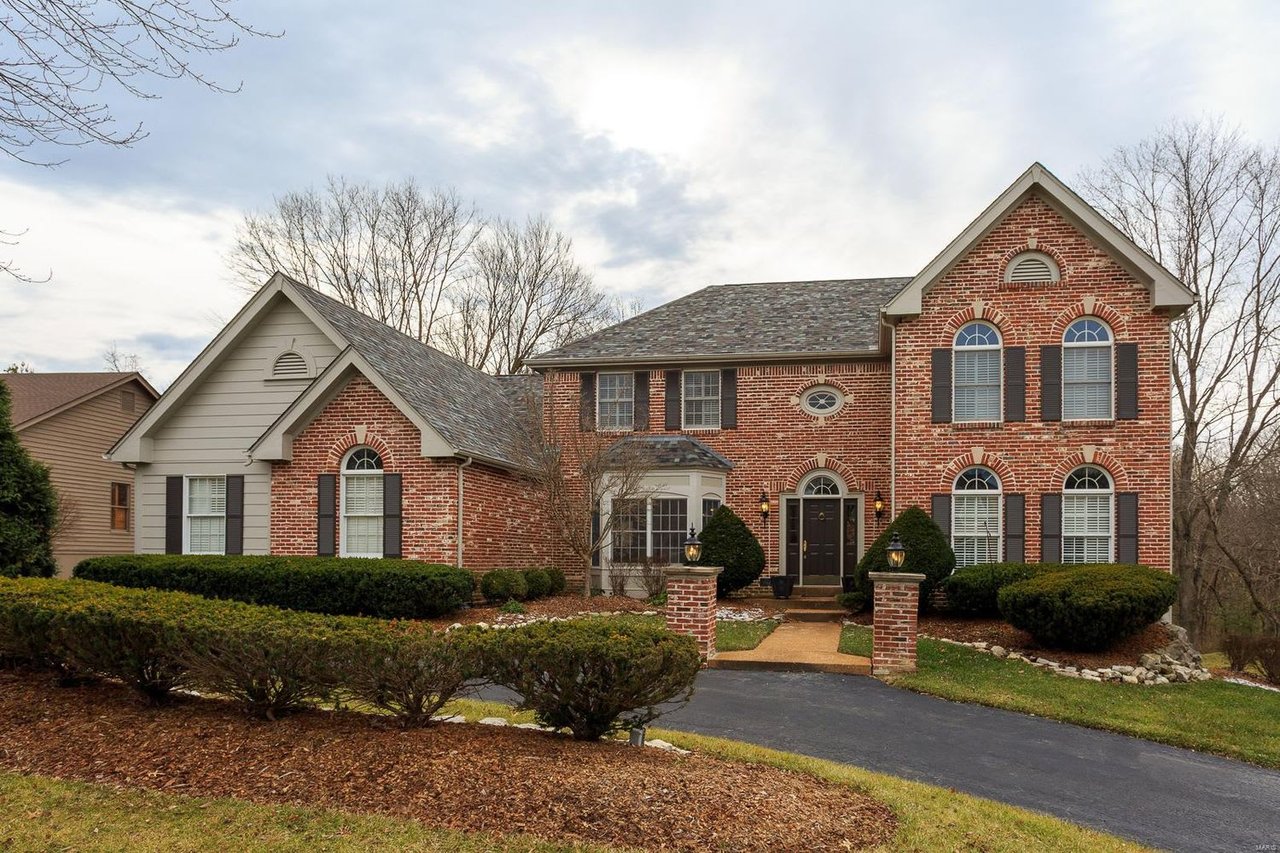 17115 Surrey View Dr