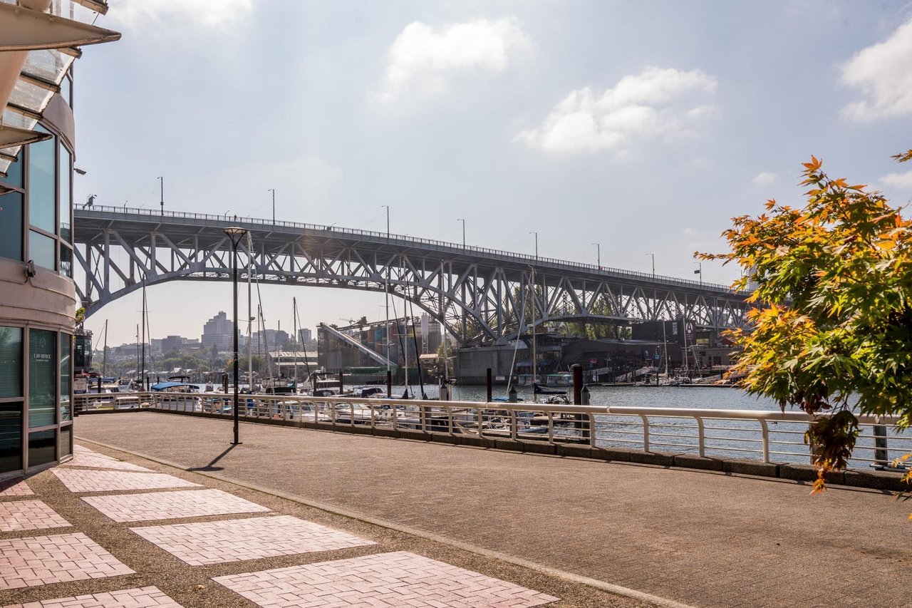 515-888 Beach Ave