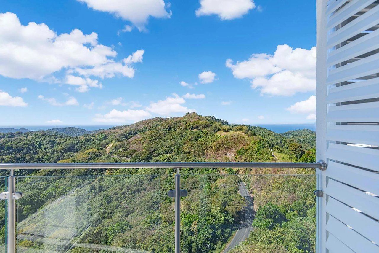 Luxury Oceanview Corner Penthouse, Jaco, Puntarenas