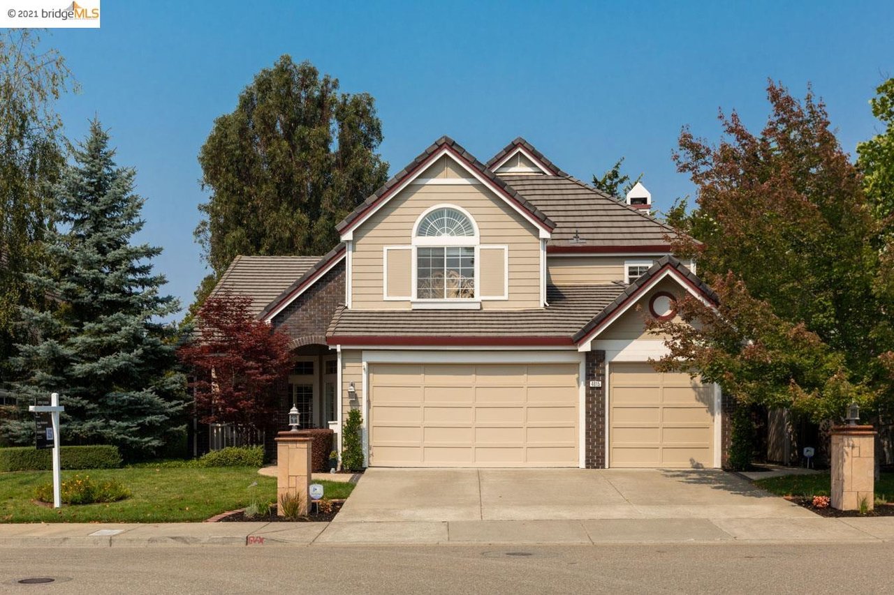 4015 Woodstock Rd