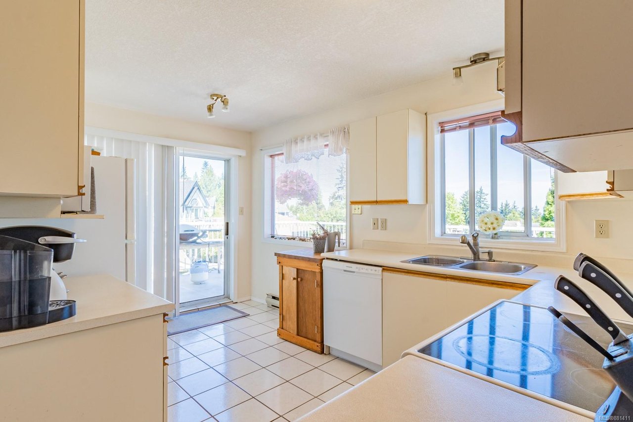 5270 Catalina Dr, Nanaimo