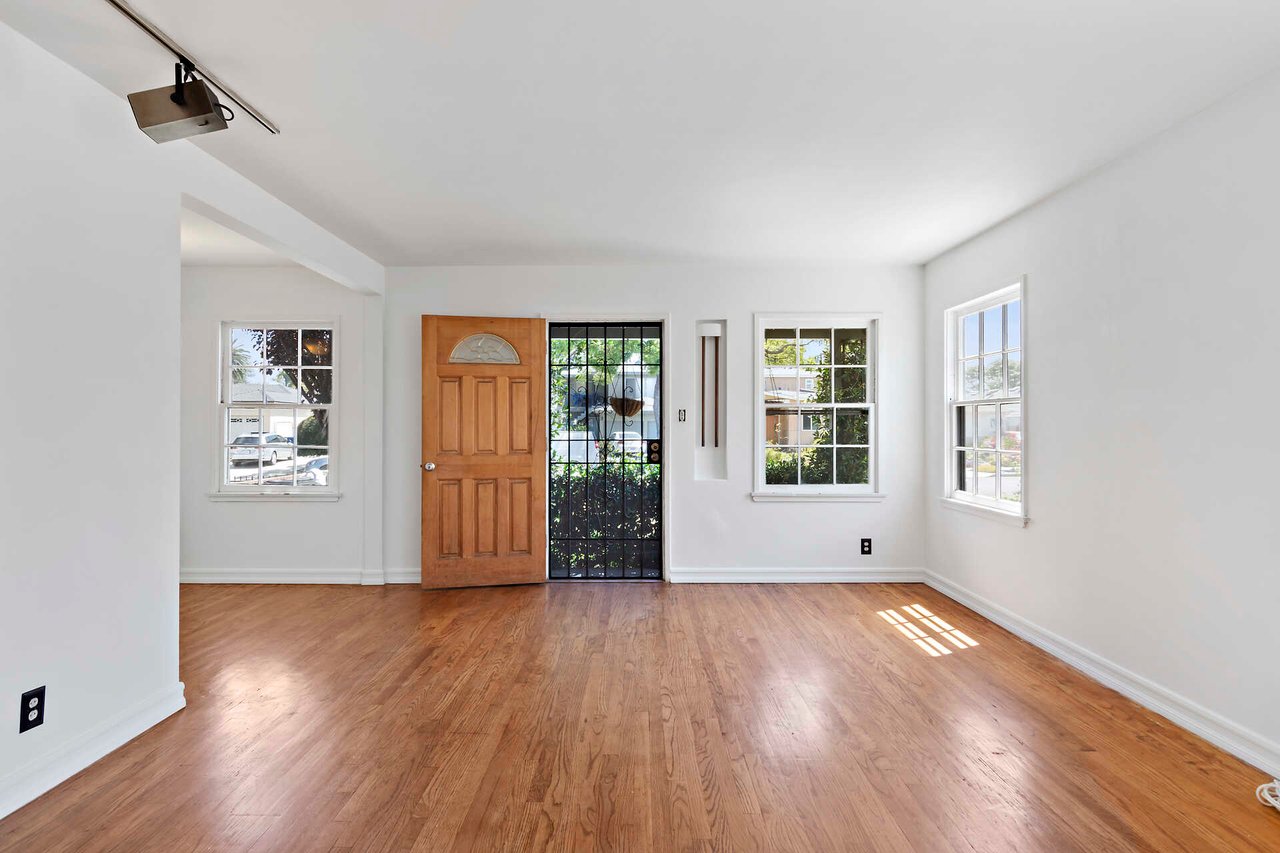4403 Campbell Dr