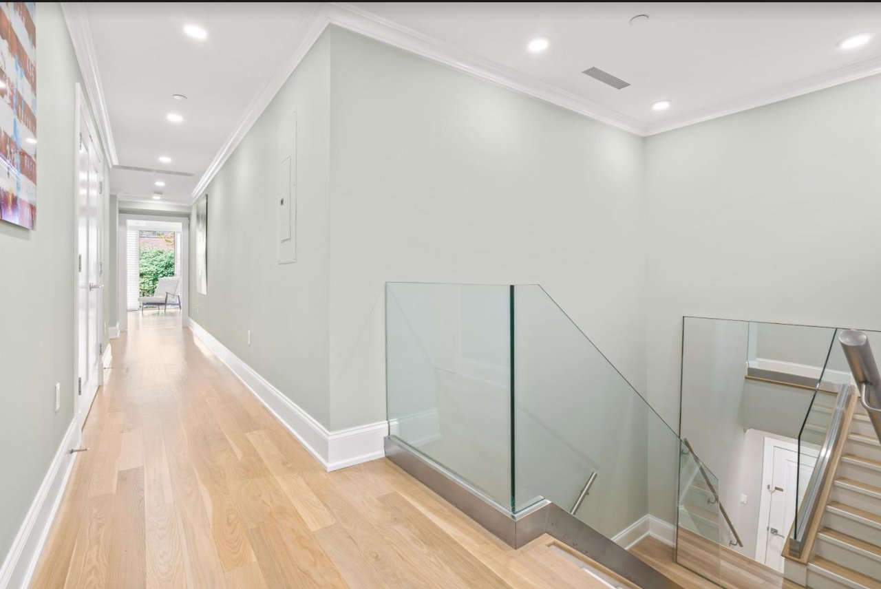 227 East 67th Street, Apt M-1