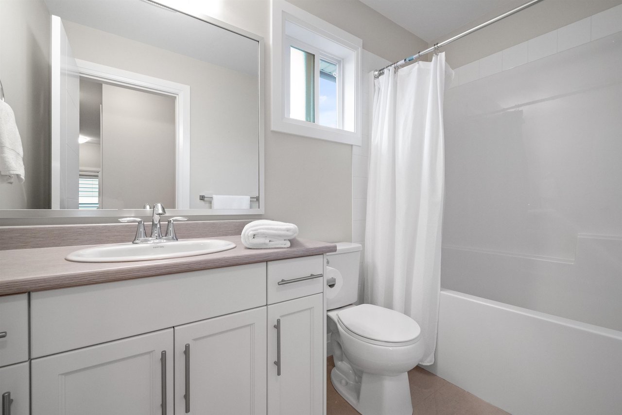 18-47042 Macfarlane Pl