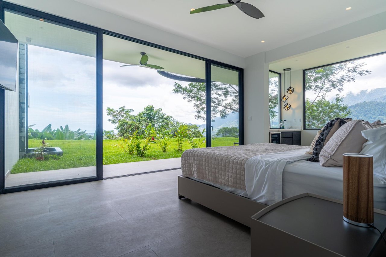 Private Solar Powered Ocean View Villa, Ojochal, Puntarenas
