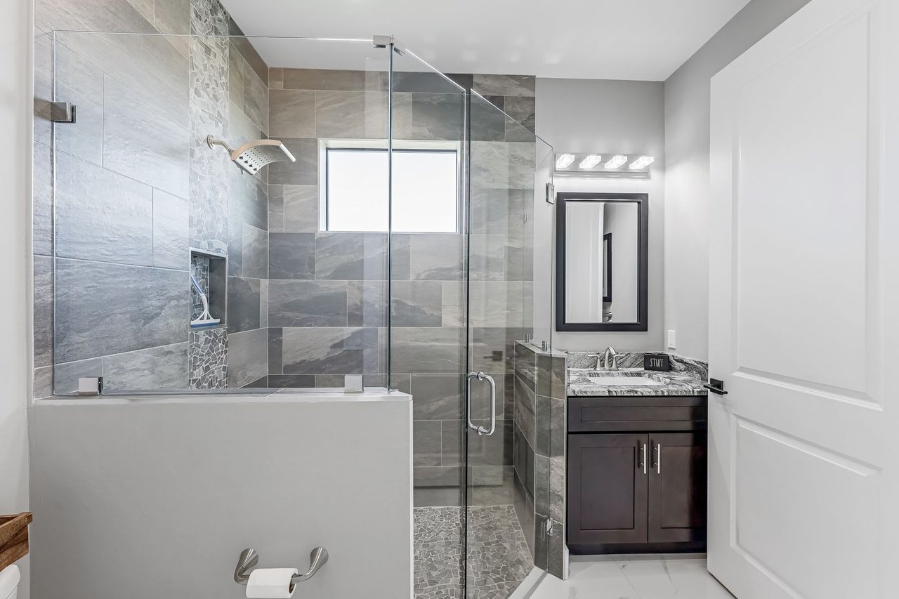 121 NW 38th Avenue 