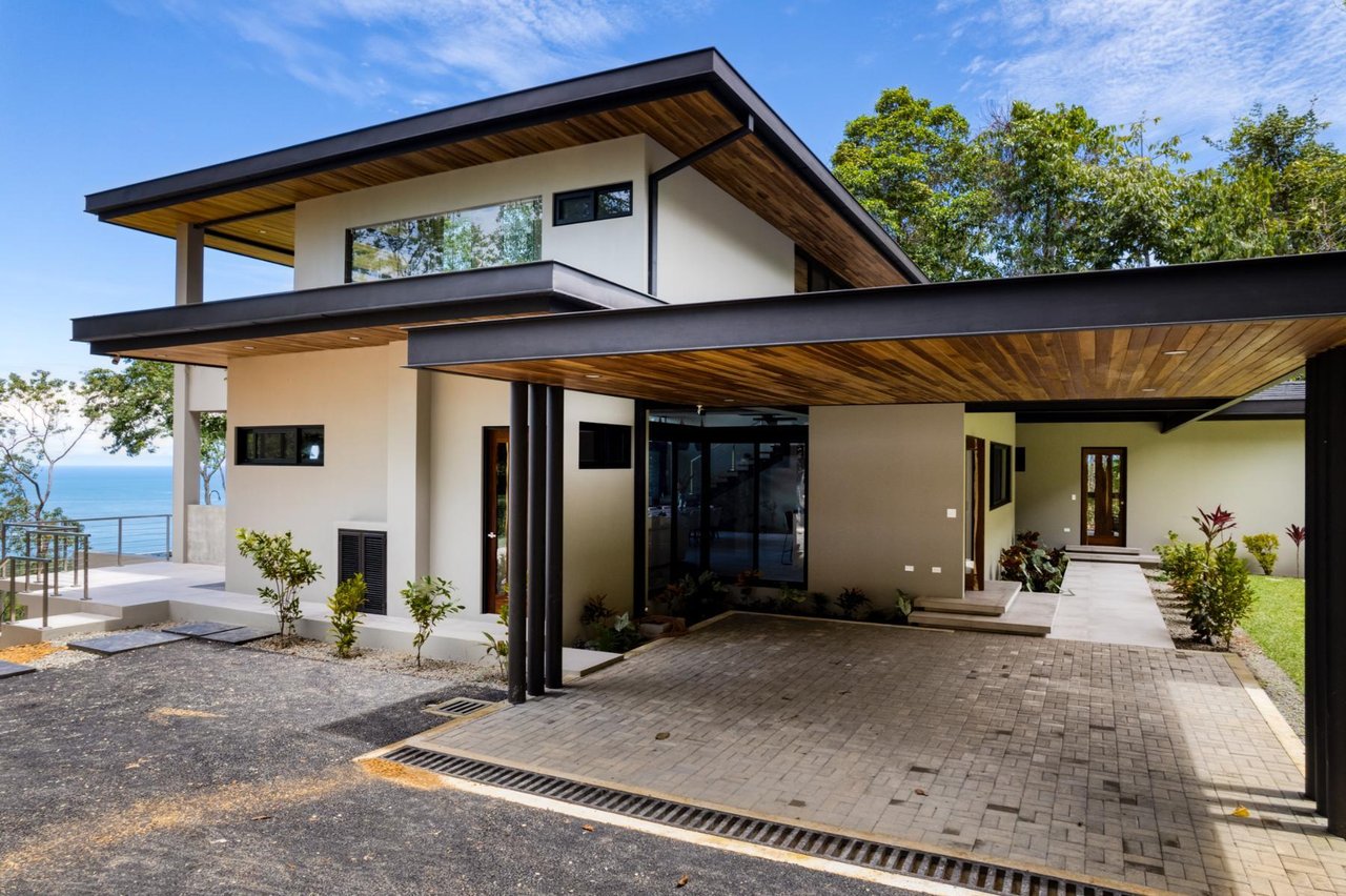 Secluded Tropical Modern Estate, Dominical, Puntarenas
