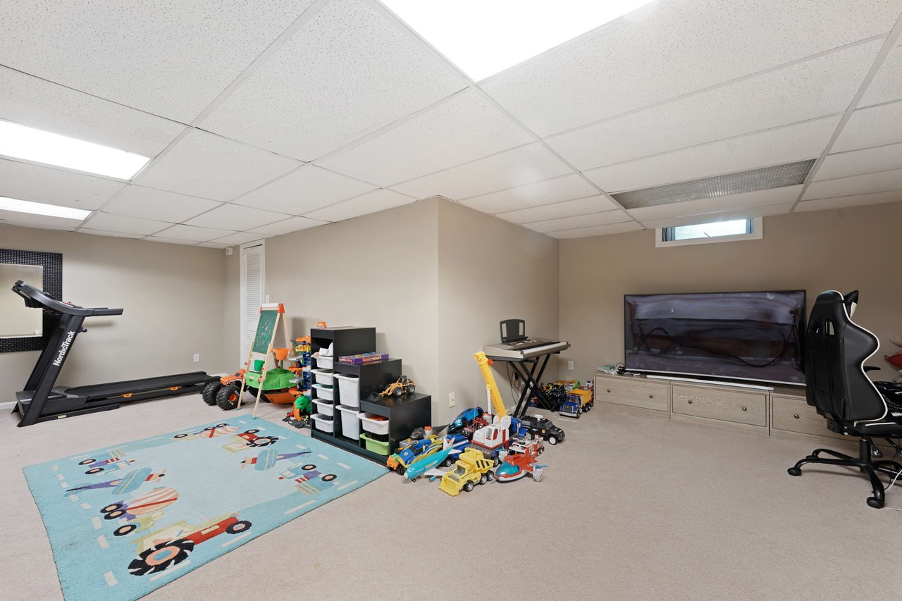 30 Silver Spring Rd