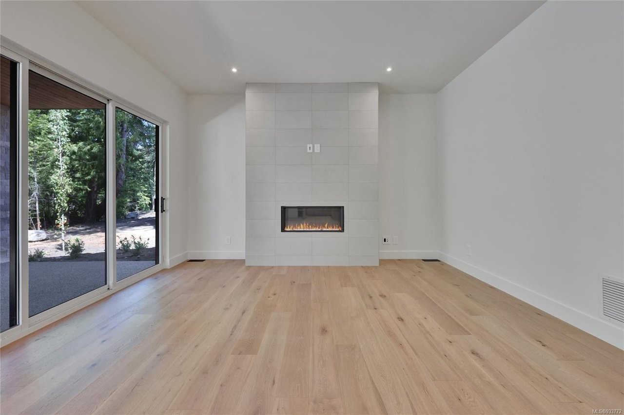 3909 Olympian Wy