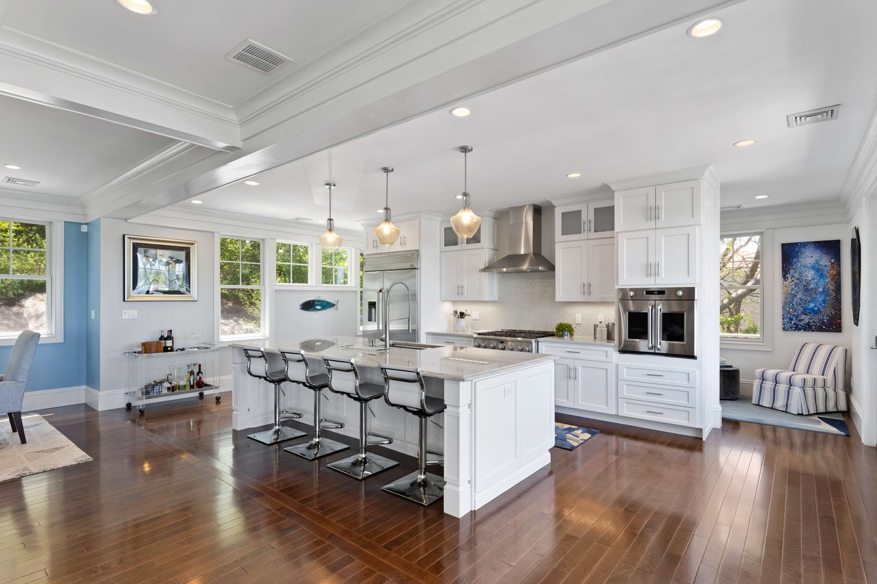 84 Robert Road, Marblehead